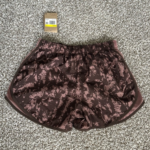 New With Tags Nike Women’s Dri-Fit Running Shorts Size Small - Picture 4 of 4